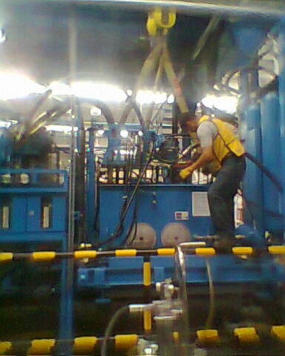 FLUSHEO Y LIMPIEZA DE SISTEMAS HIDRAULICOS, INYECTORAS, CNCs,DETECCION Y CORRECCION DE FUGAS